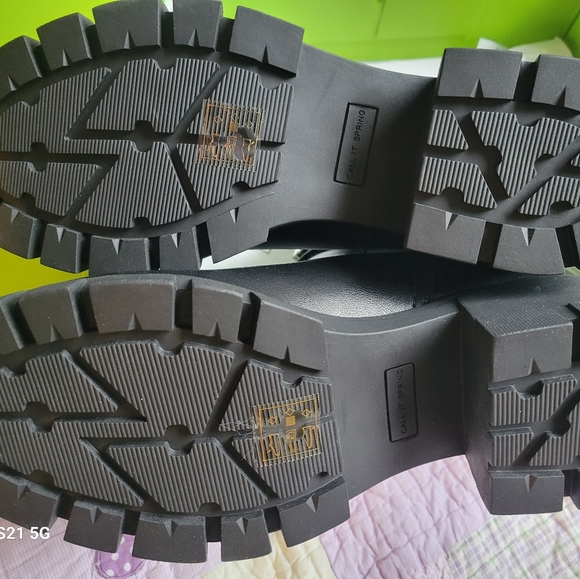 Chunky Chelsea Boots - Picture 11 of 12